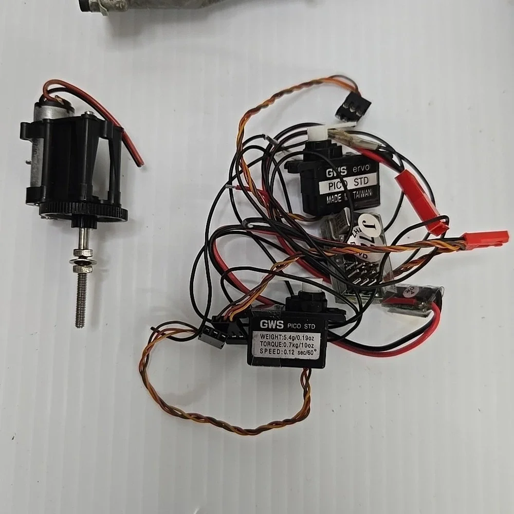 Thunder Tiger Engine And More‎ Estate Lot RC Engine PARTS